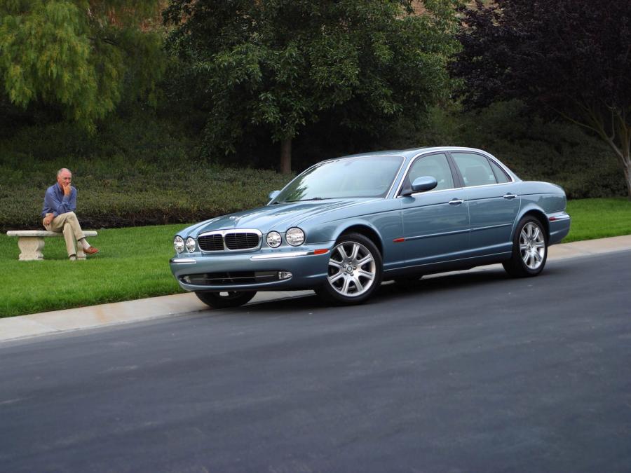  Jaguar XJ8 2003 года  (US) (фото 5 из 7)